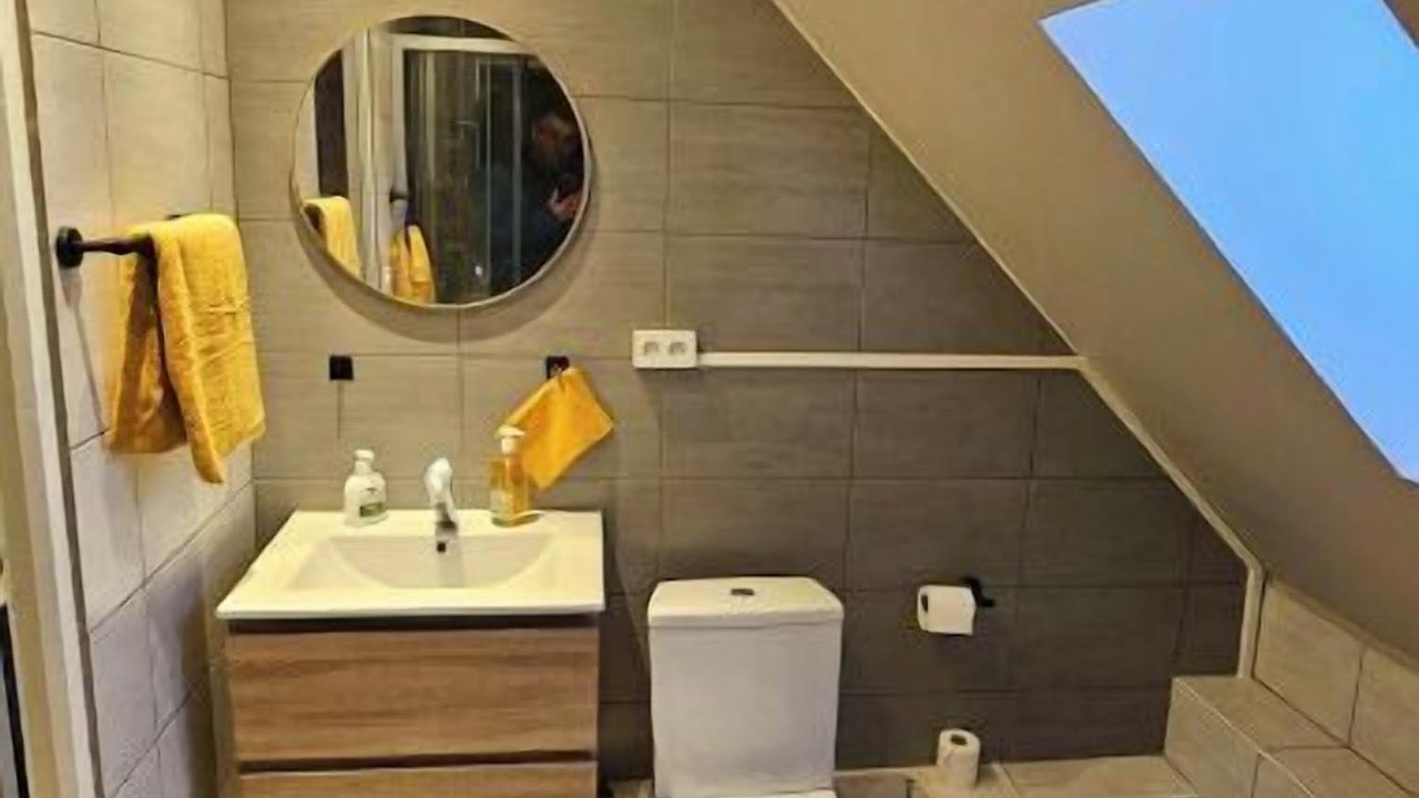 Photo of Bathroom in Clerey