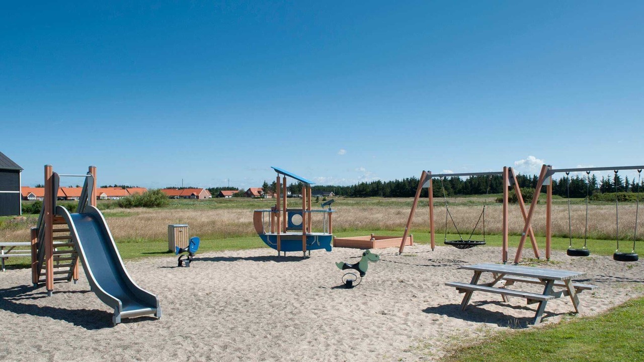 Photo of Others in Lokken