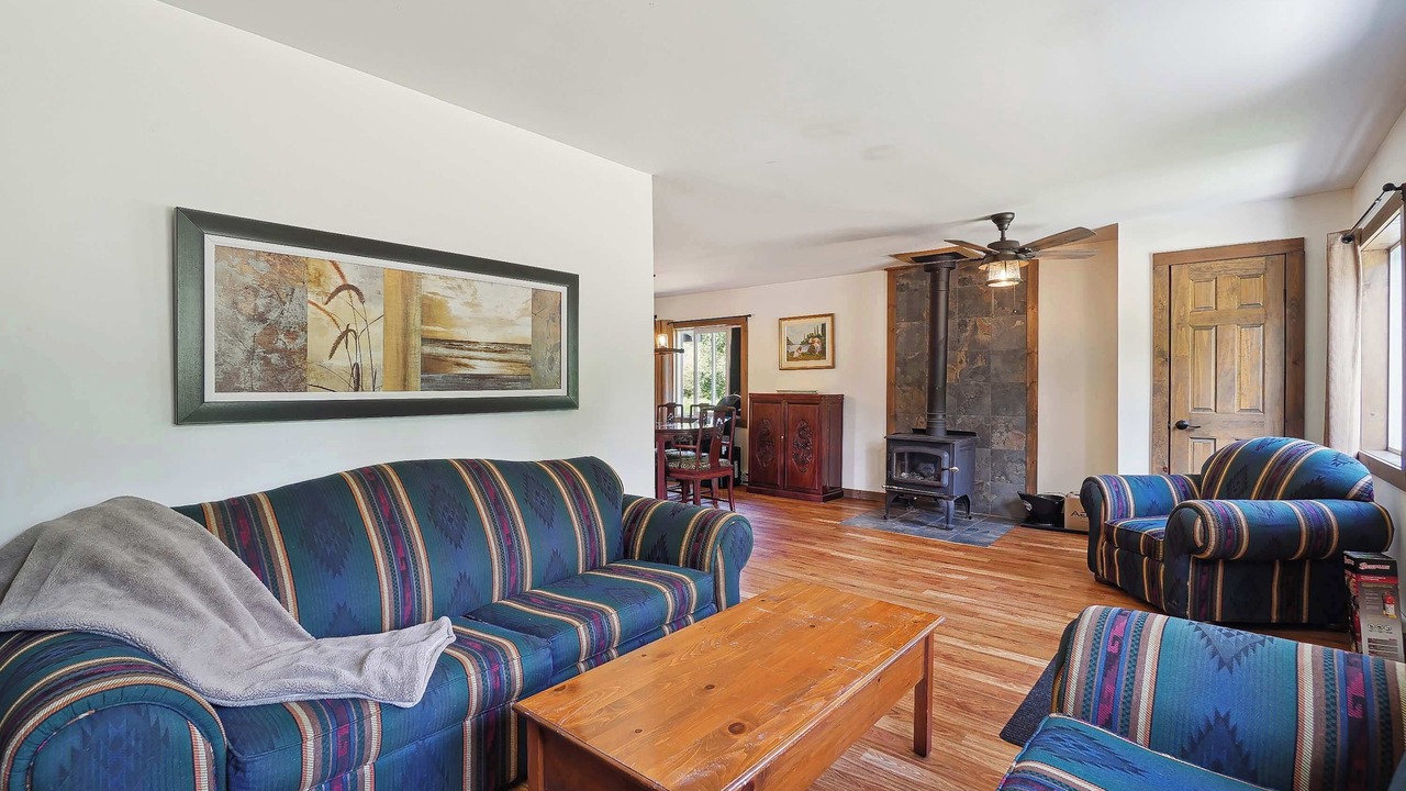 Photo of Livingroom in Saint-Michel-des-Saints