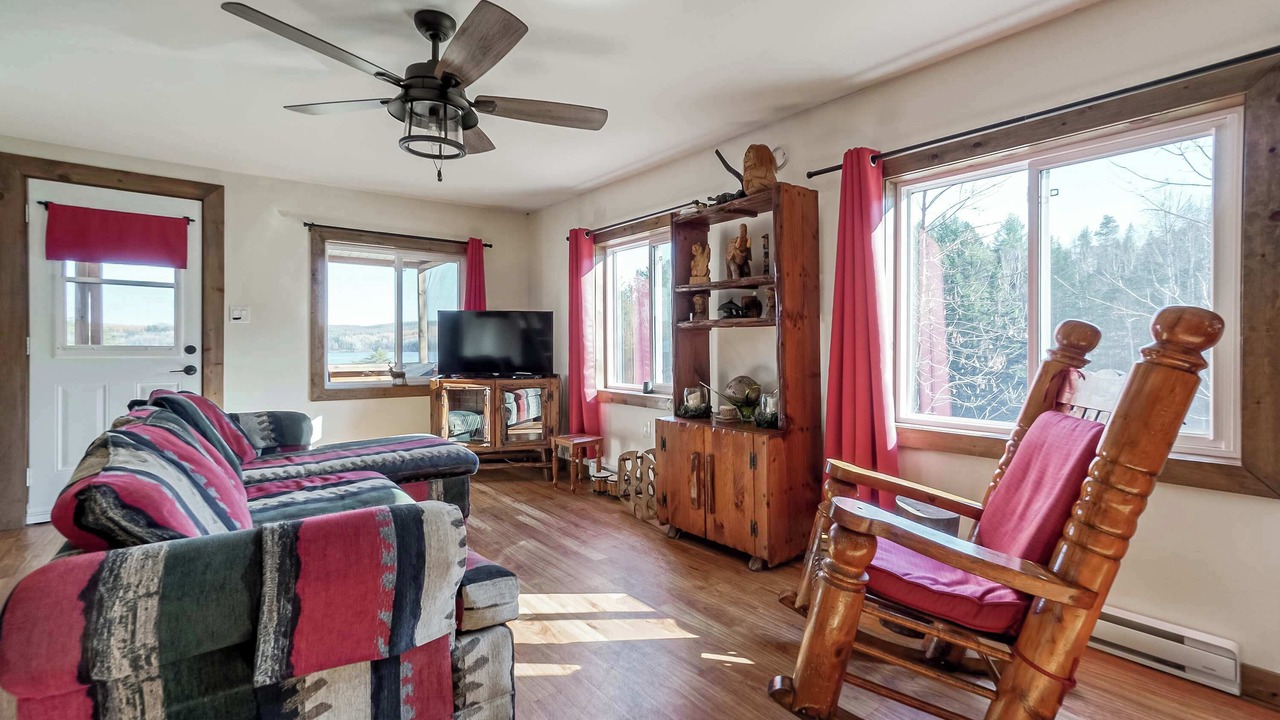 Photo of Livingroom in Saint-Michel-des-Saints