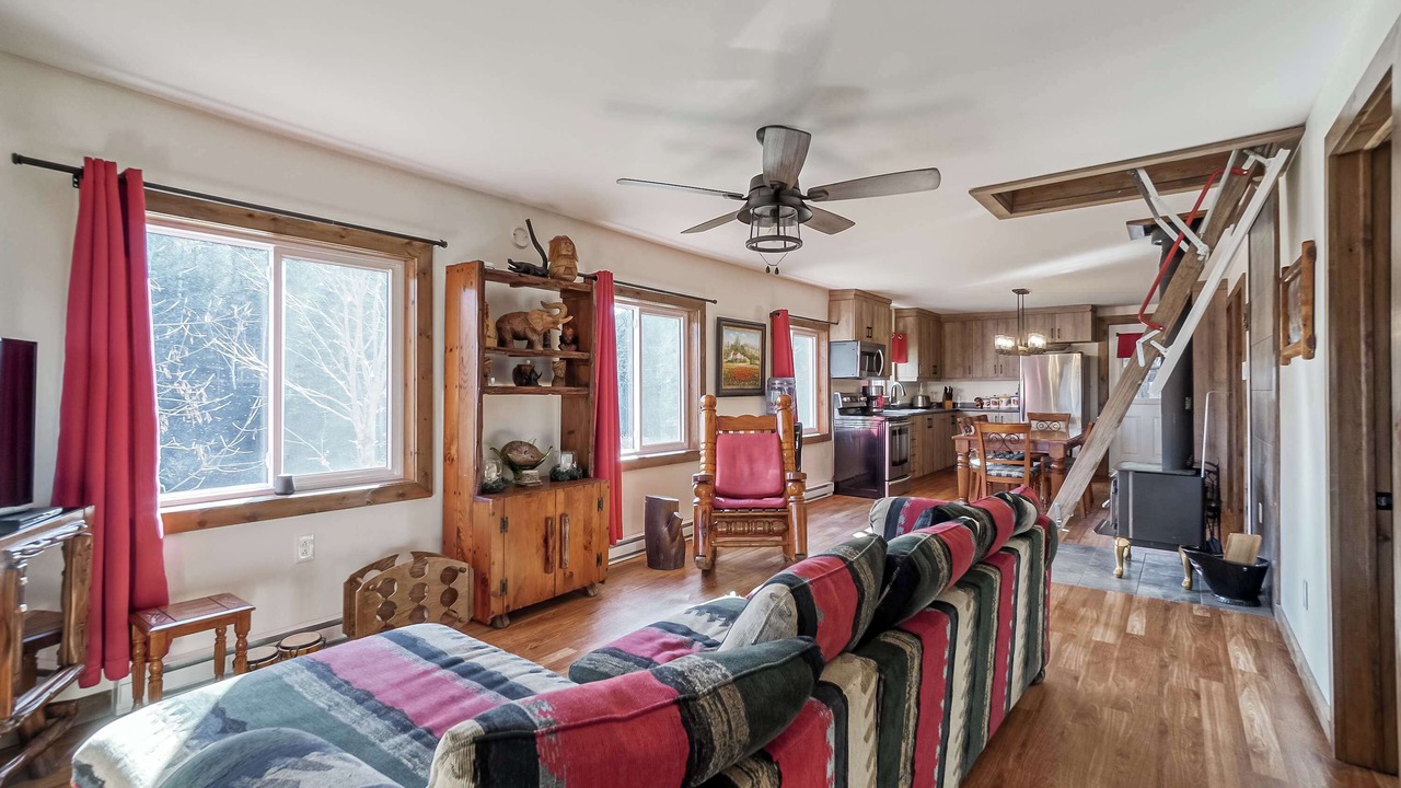 Photo of Livingroom in Saint-Michel-des-Saints