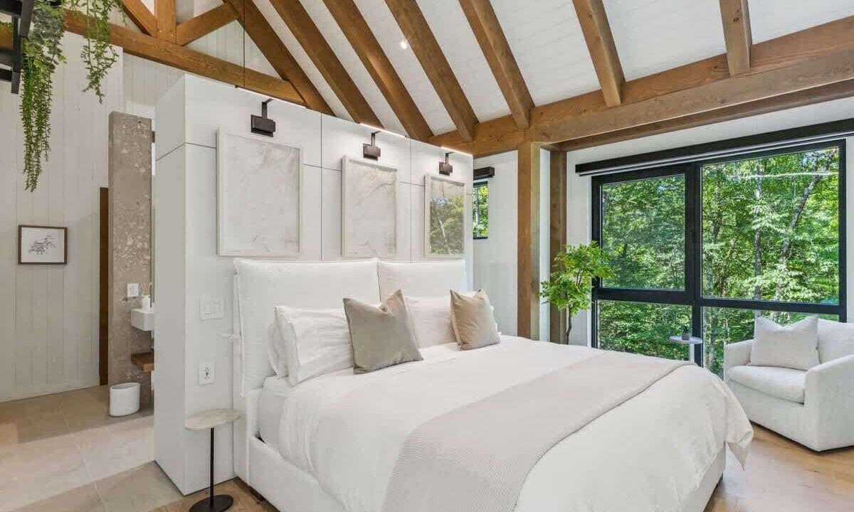 Photo of Bedroom in Mont-Tremblant