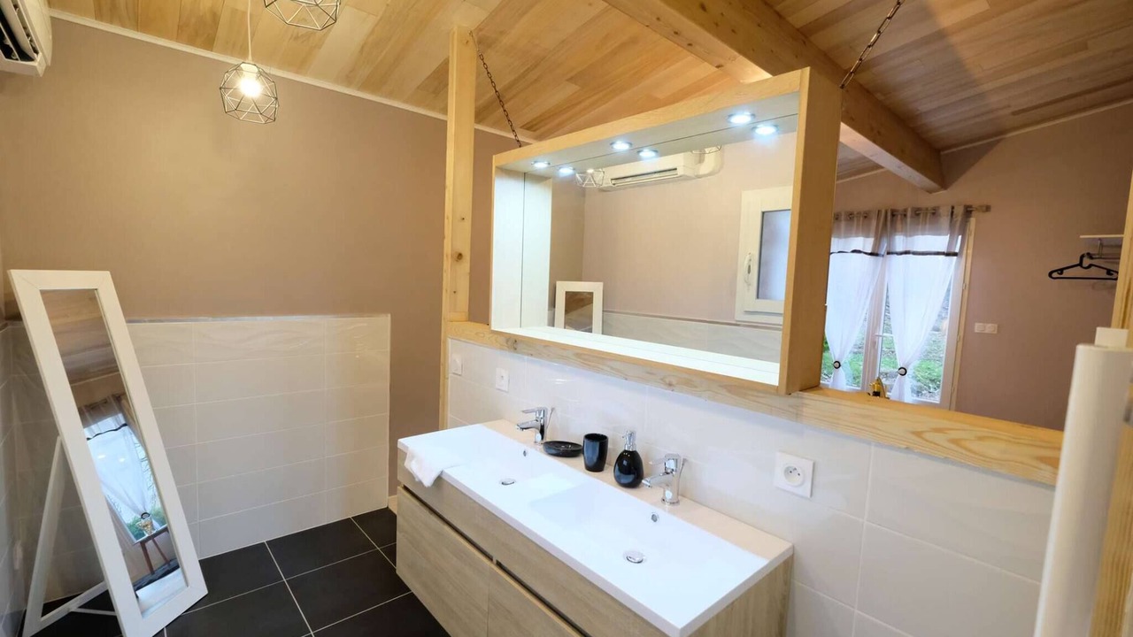 Photo of Bathroom in Bruniquel