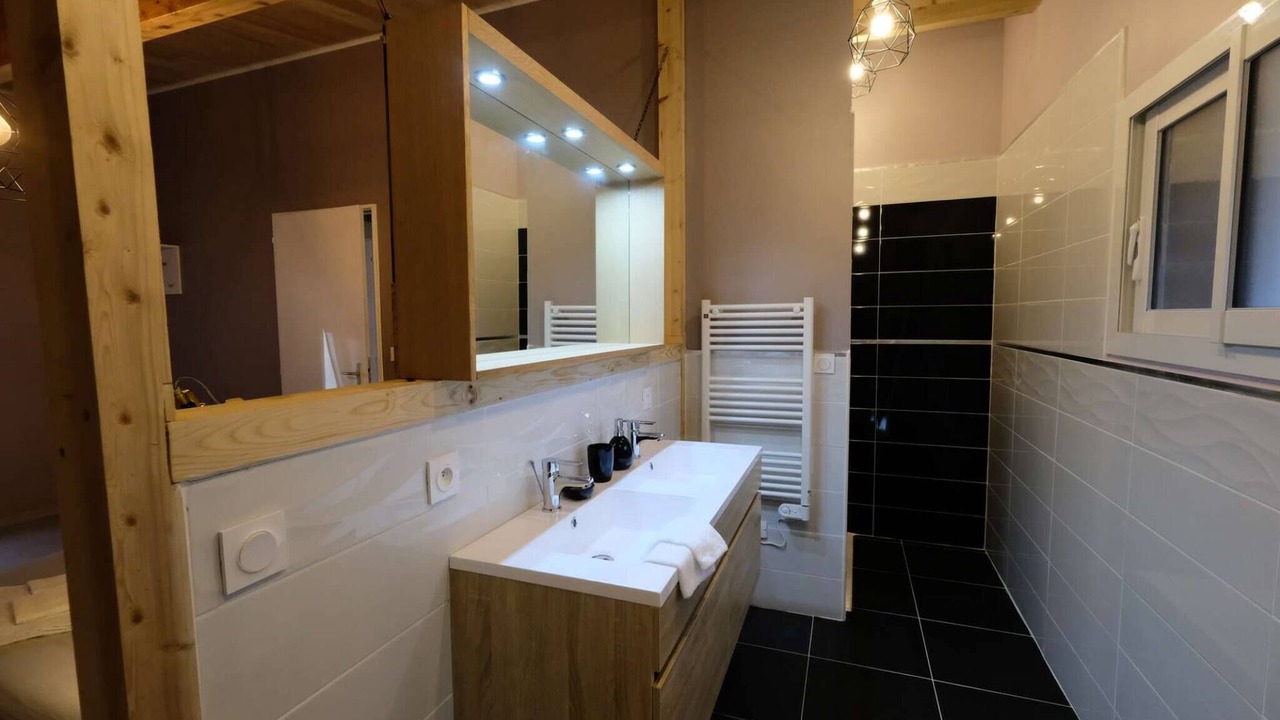 Photo of Bathroom in Bruniquel