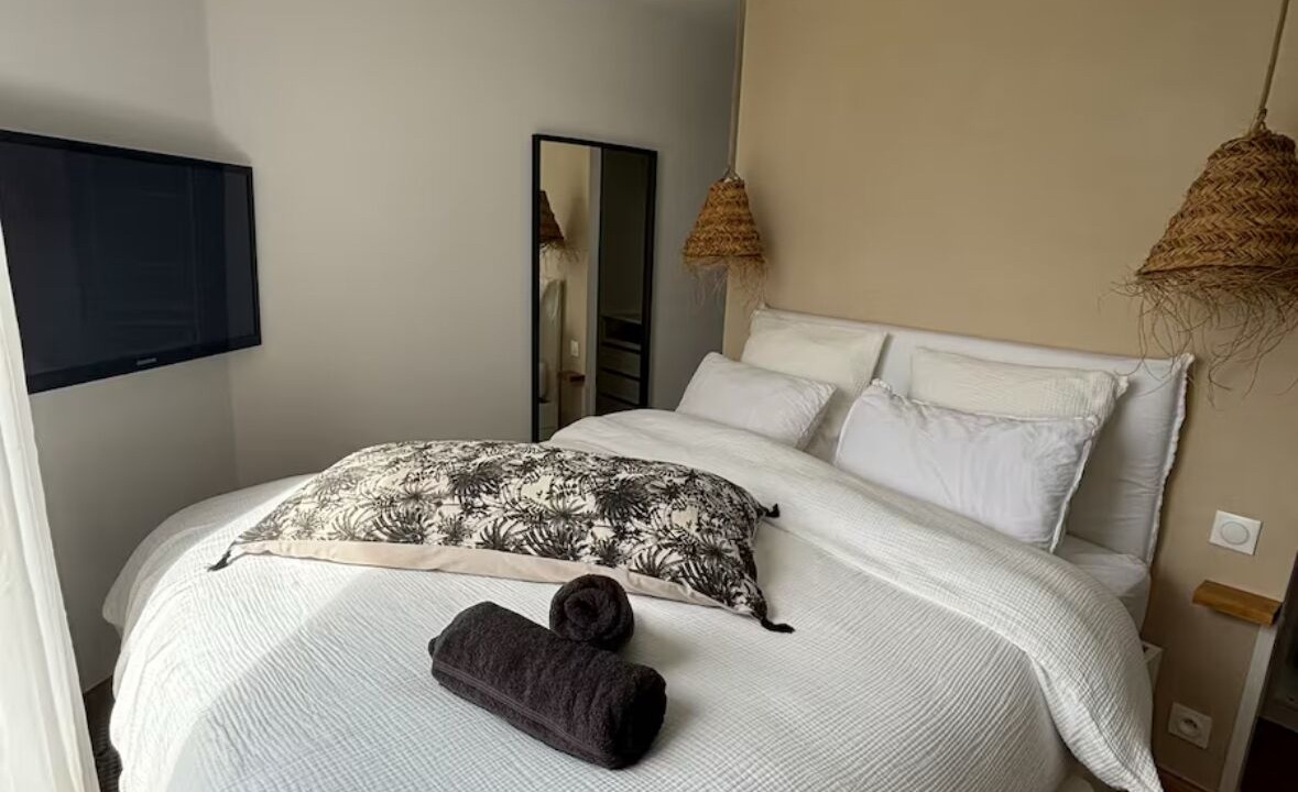 Photo of Bedroom in St.-Martin-des-Champs