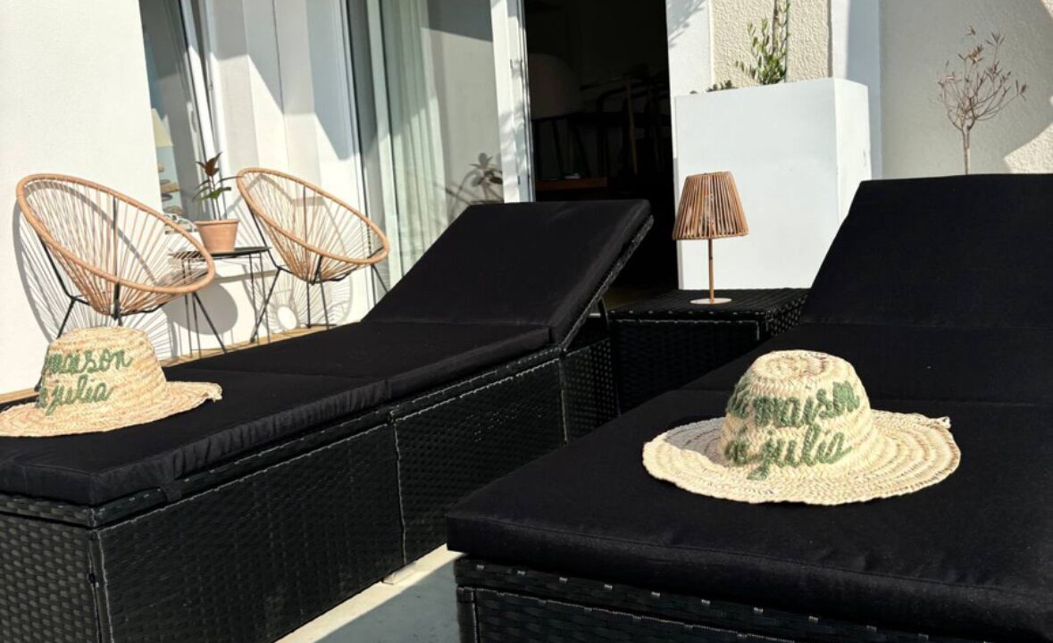 Photo of Patio Balcony in St.-Martin-des-Champs