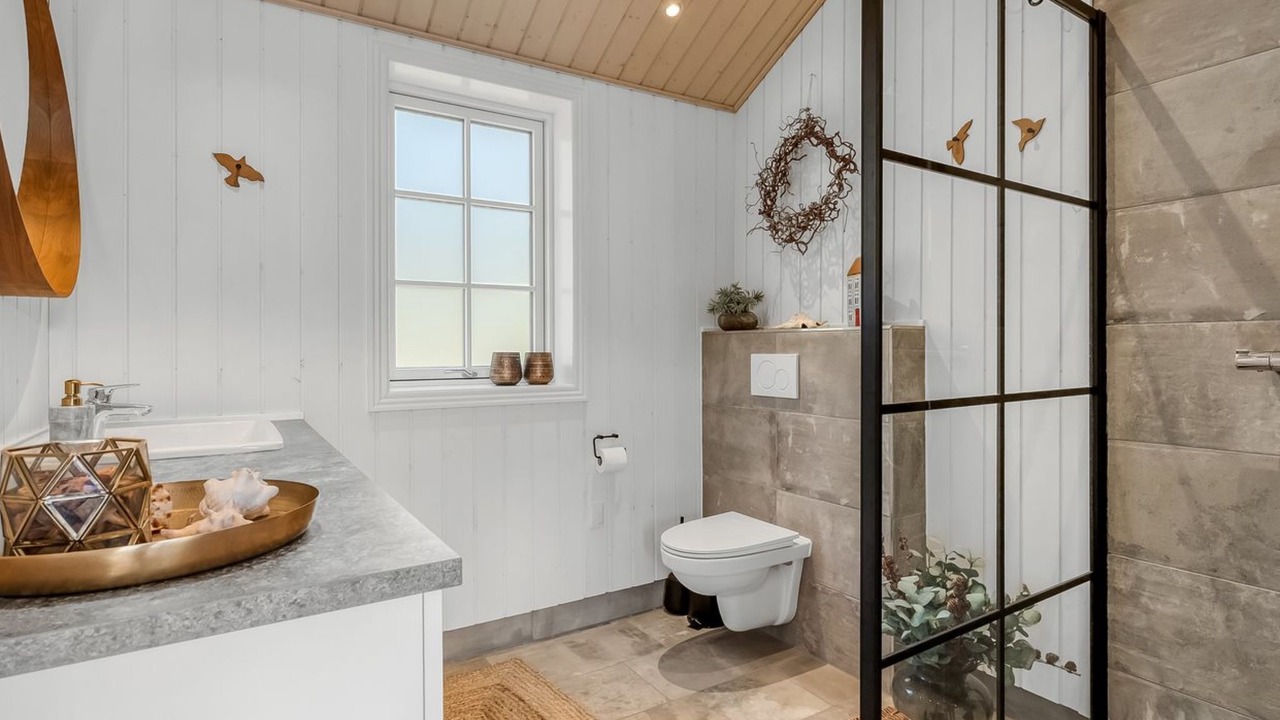 Photo of Bathroom in Femmøller