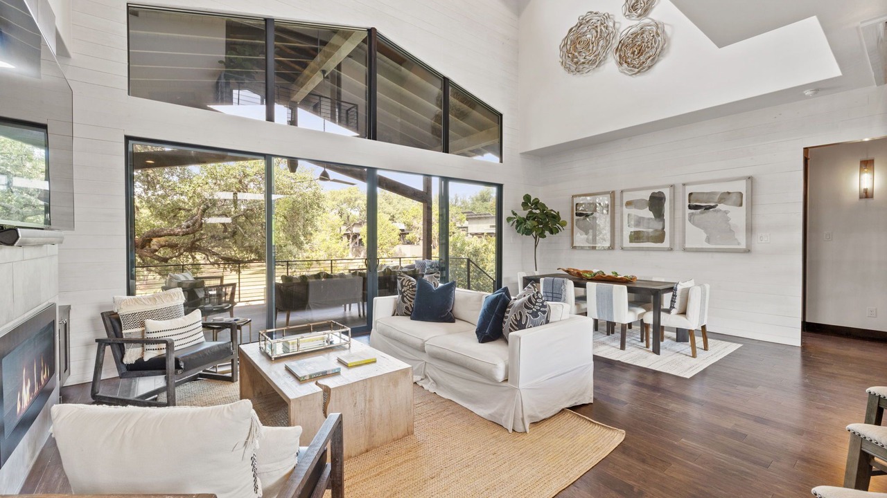 Photo of Livingroom in Spicewood