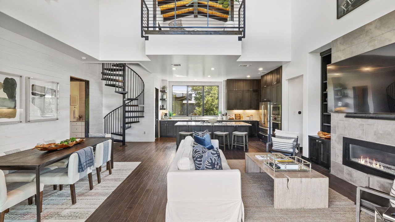 Photo of Livingroom in Spicewood