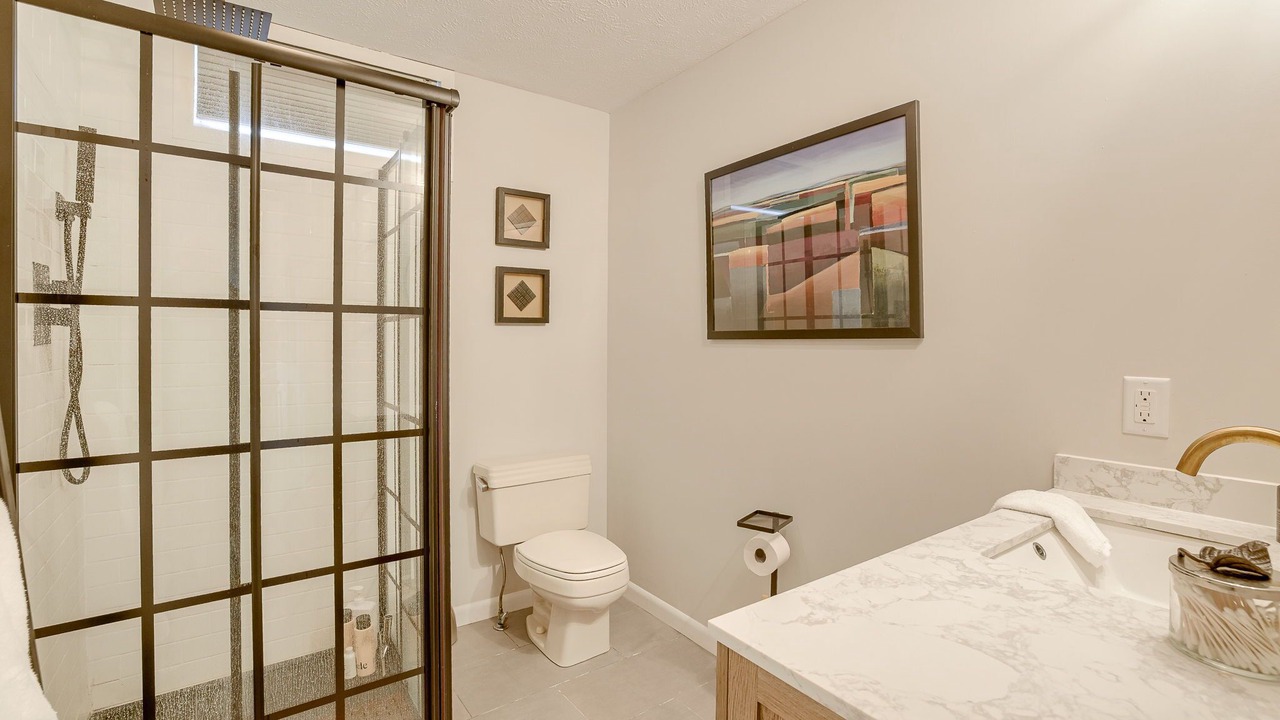 Photo of Bathroom in Council Bluffs