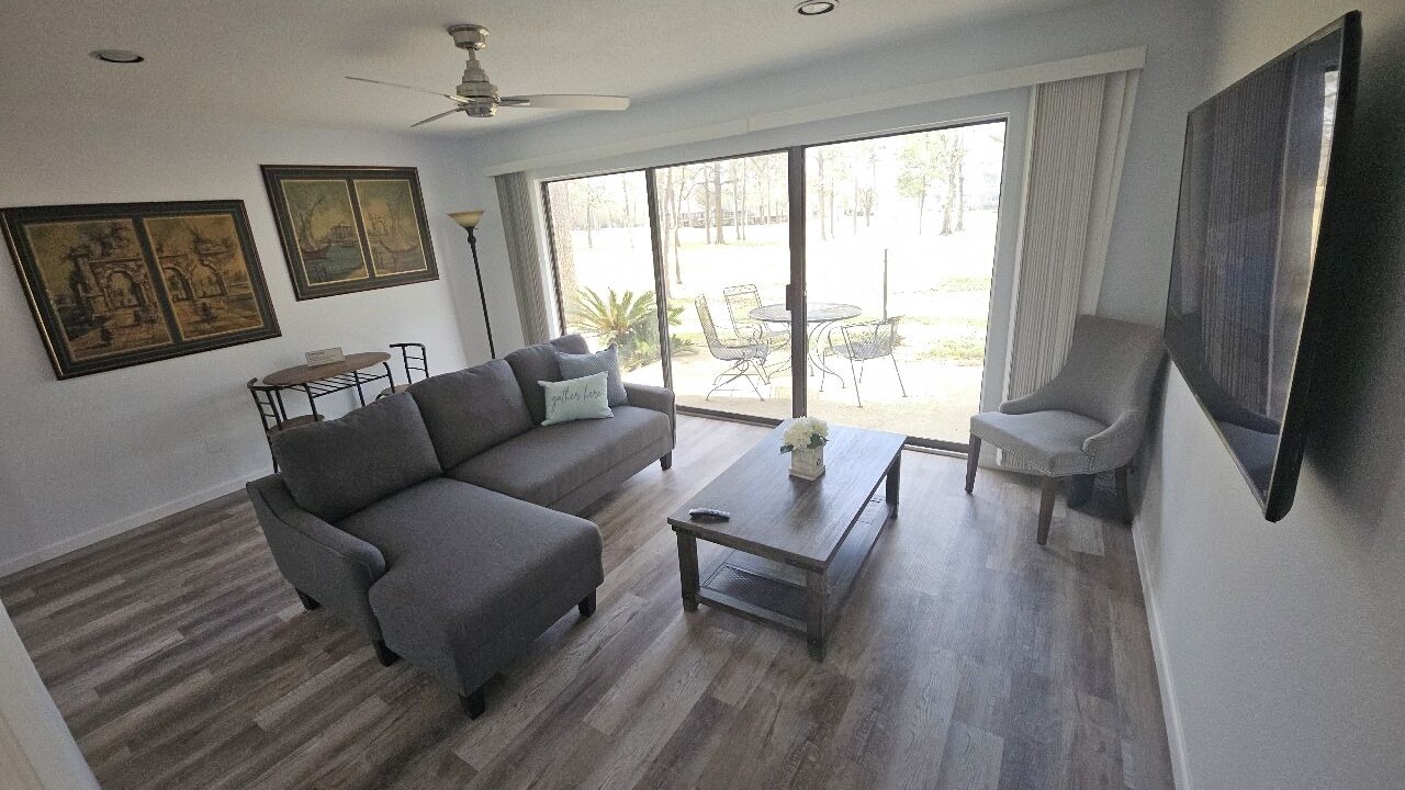 Photo of Livingroom in Walden on Lake Conroe