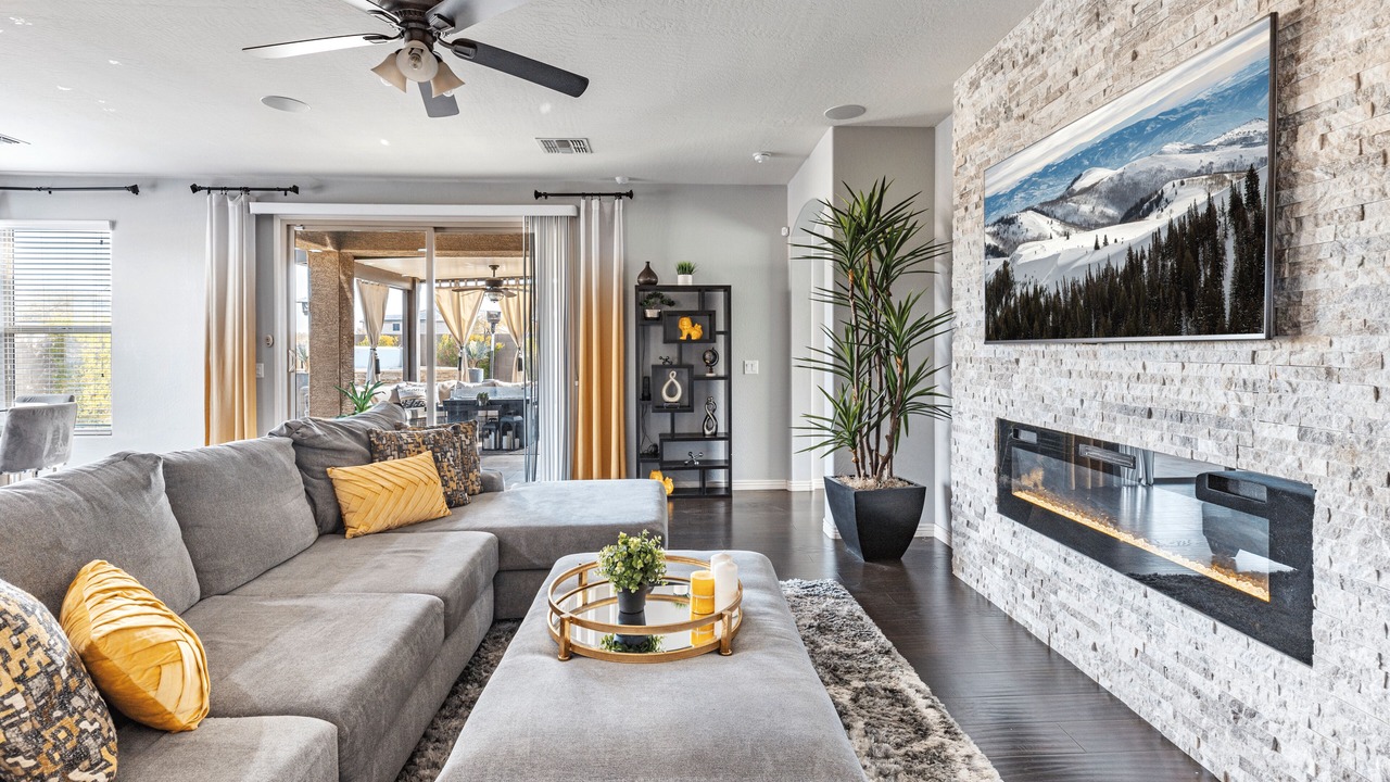 Photo of Livingroom in Canyon Trails South