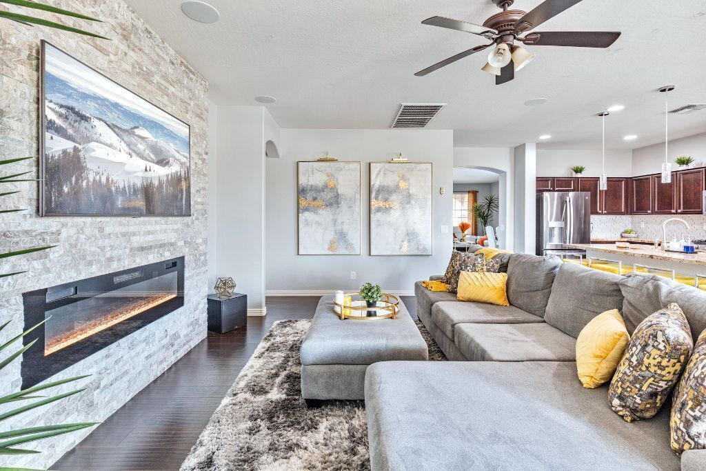 Photo of Livingroom in Canyon Trails South