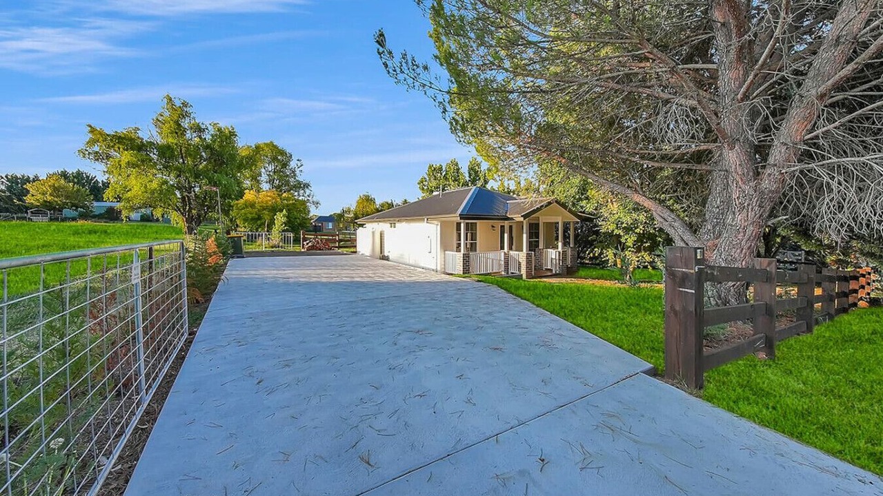 Photo of Outdoor in Robin Hill