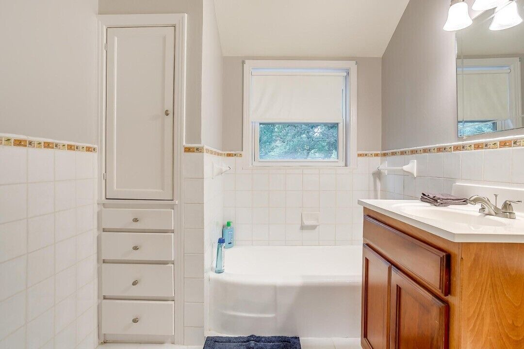 Photo of Bathroom in Carter Riverside