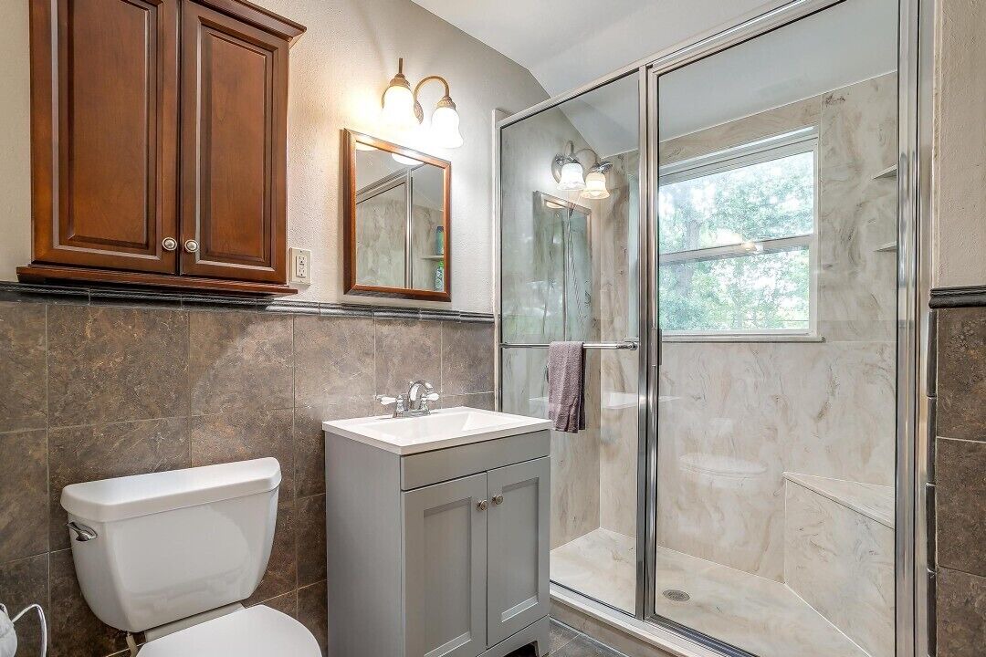Photo of Bathroom in Carter Riverside