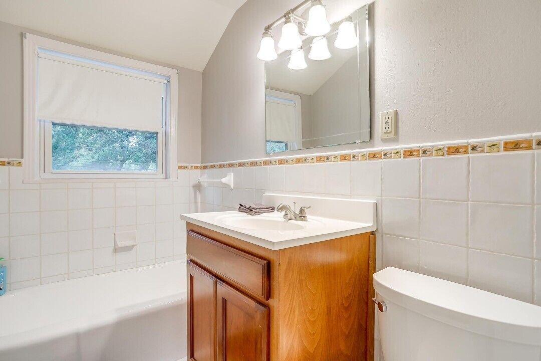 Photo of Bathroom in Carter Riverside
