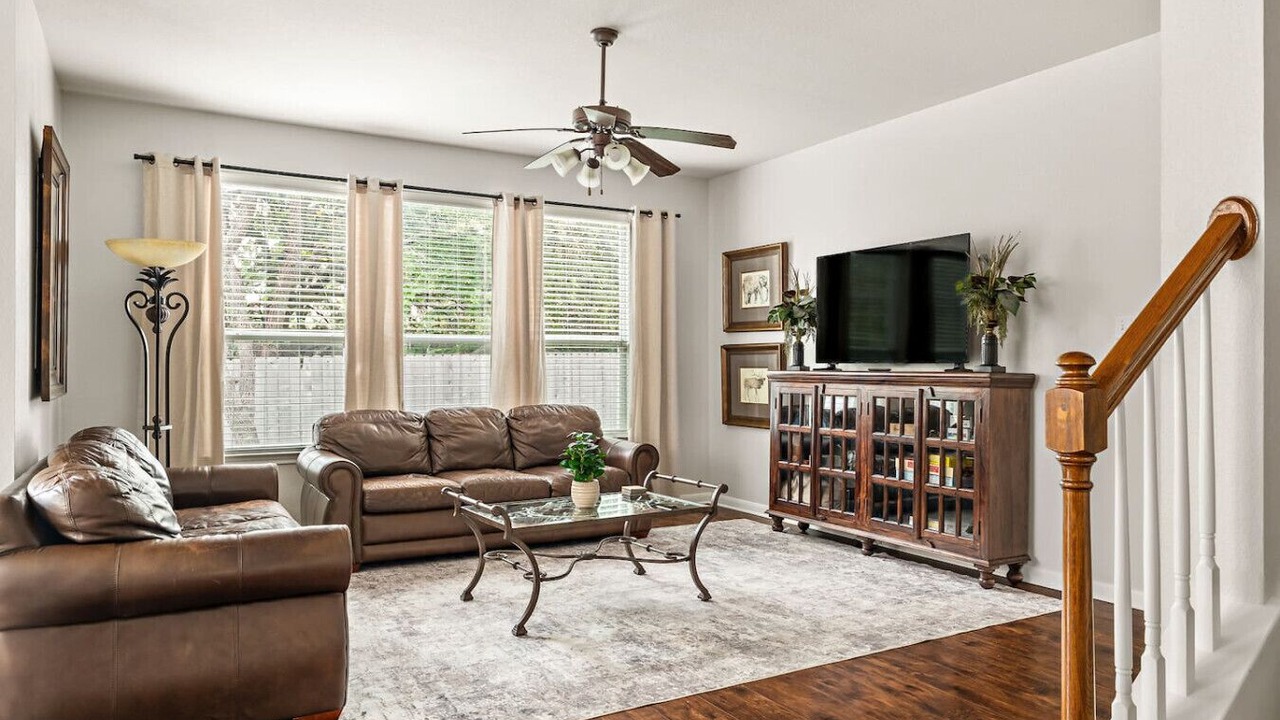 Photo of Livingroom in Brushy Creek