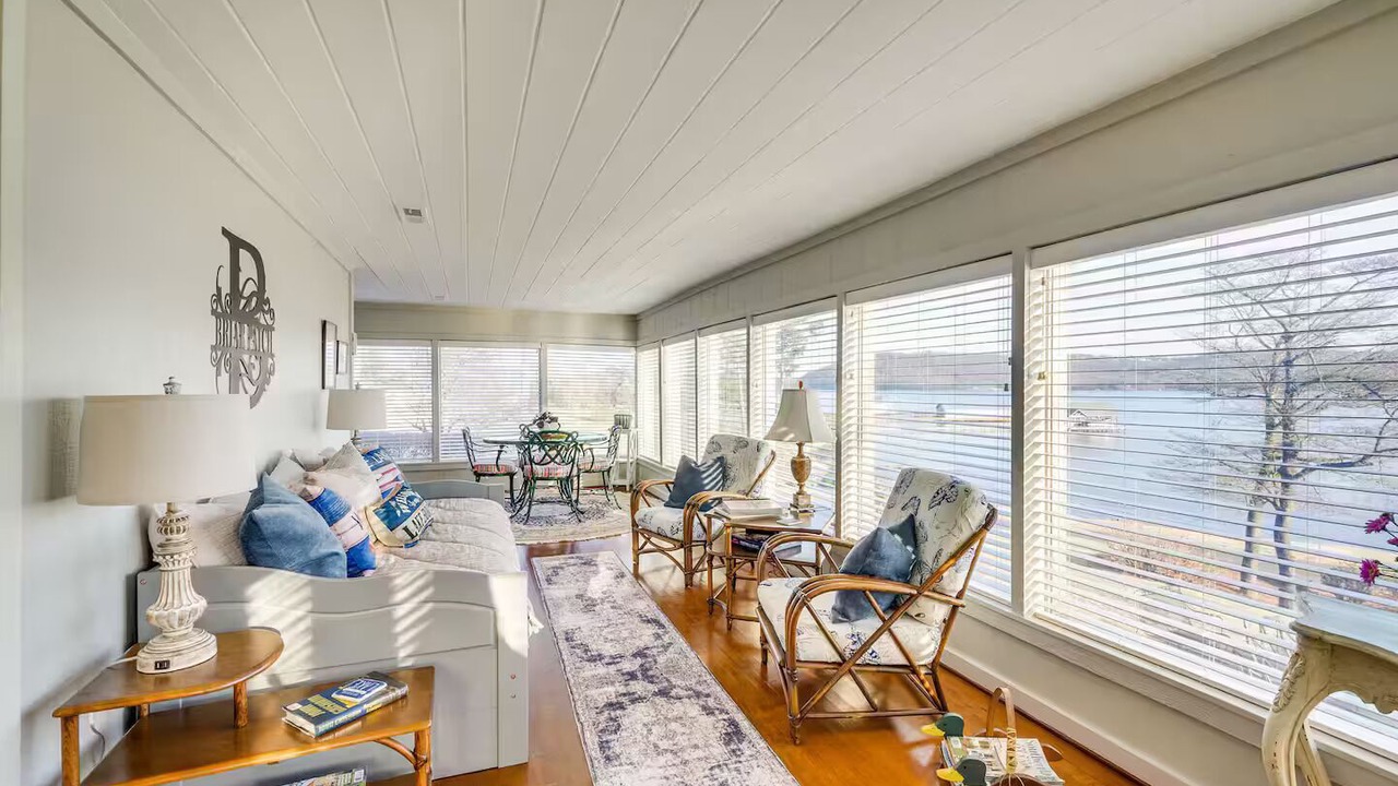 Photo of Livingroom in Guntersville