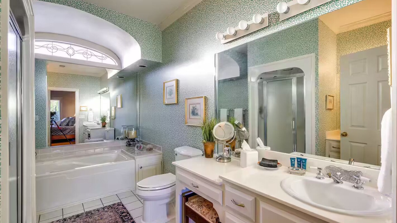 Photo of Bathroom in Guntersville