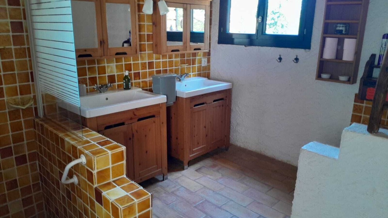 Photo of Bathroom in Saint-Marcel-d'Aredeche