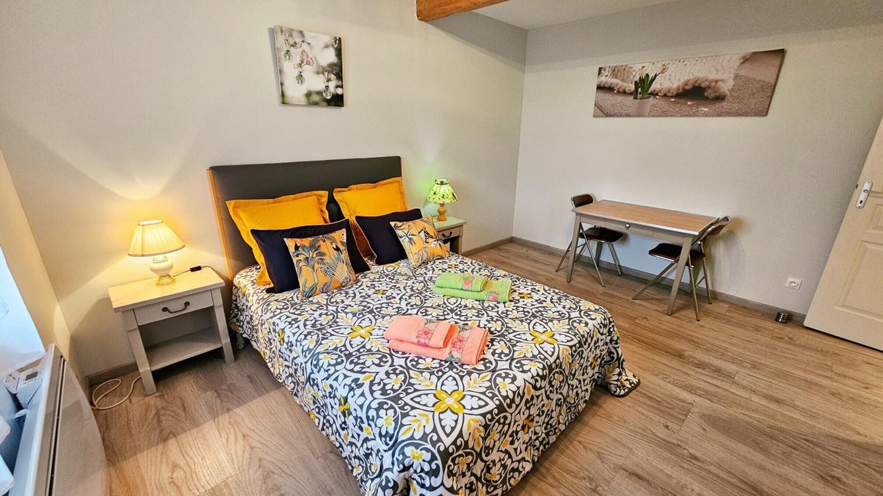 Photo of Bedroom in Sazilly