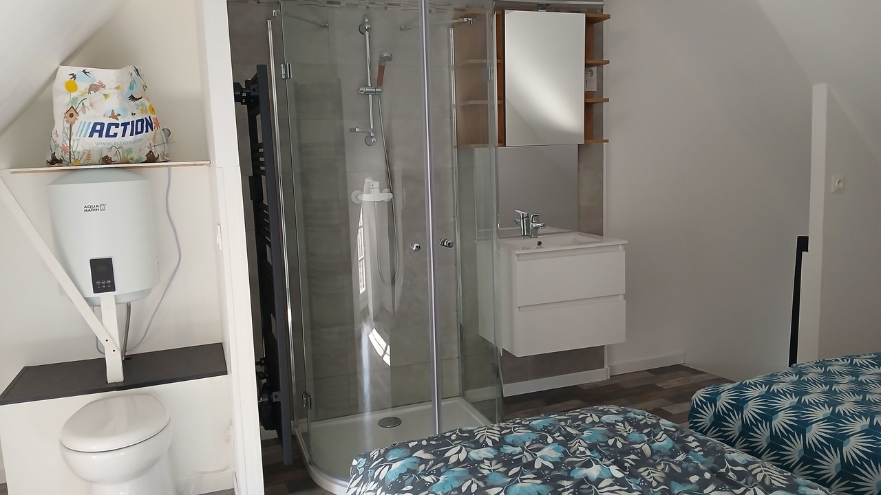 Photo of Bathroom in (le) Mesnil Hue