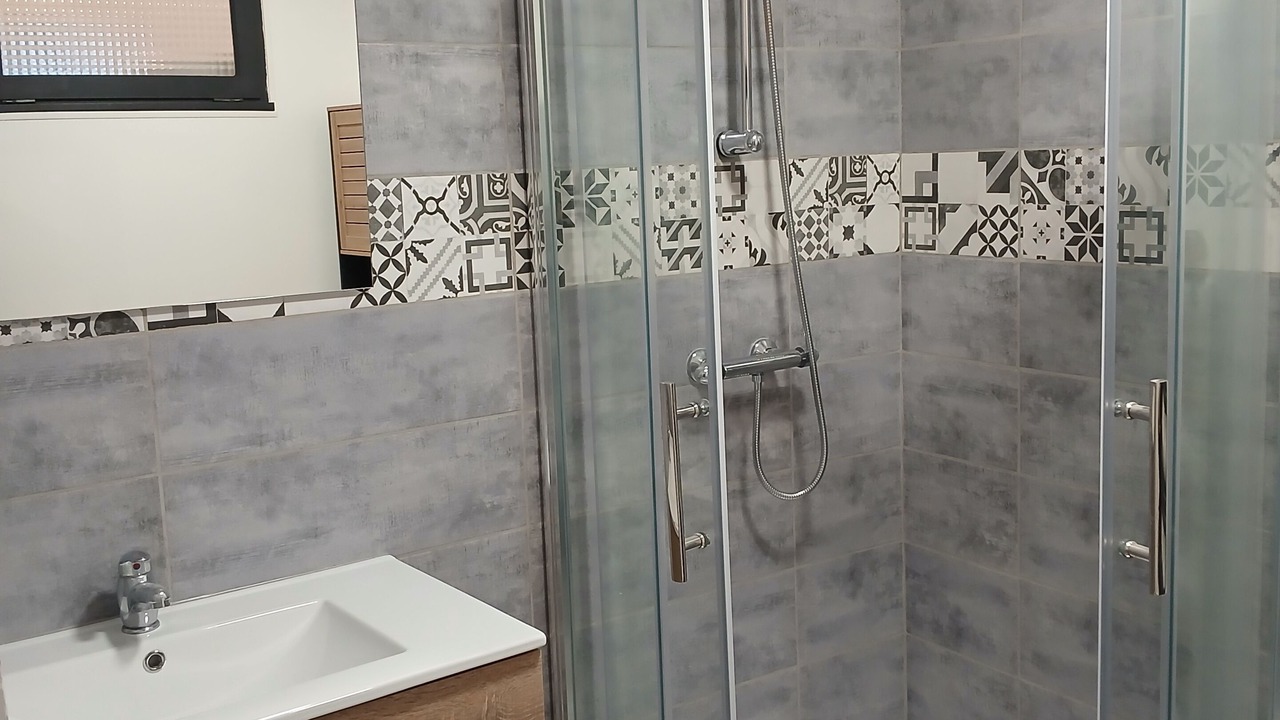 Photo of Bathroom in (le) Mesnil Hue