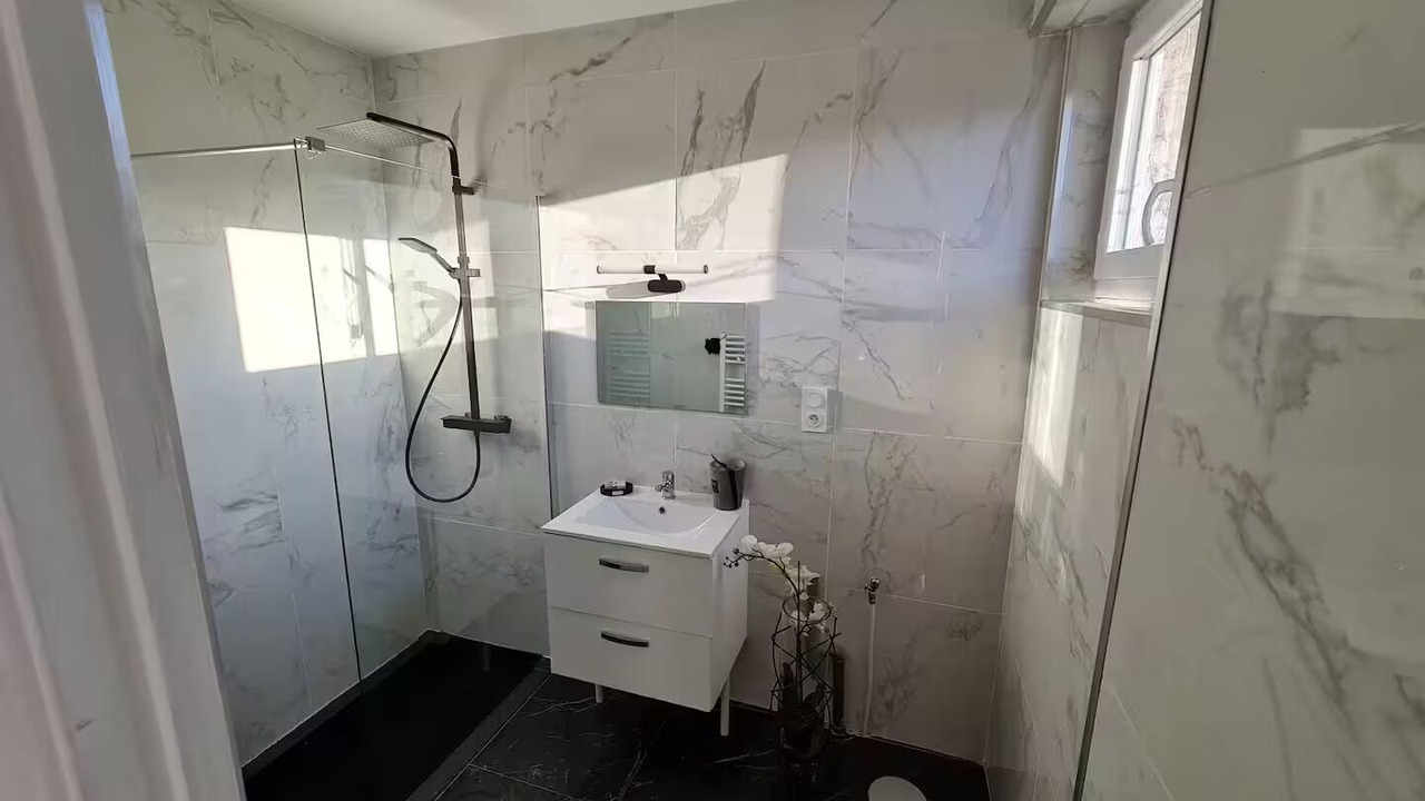 Photo of Bathroom in Thiers