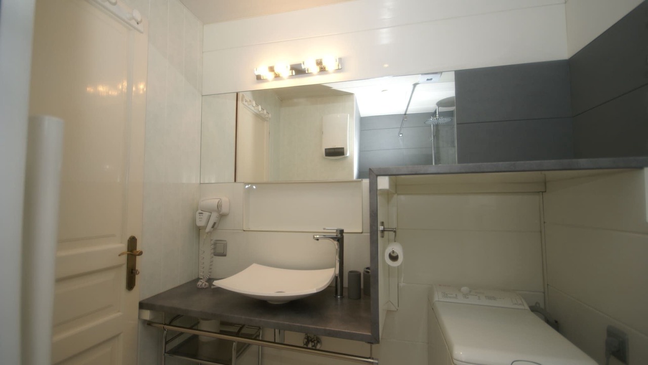 Photo of Bathroom in Ventron