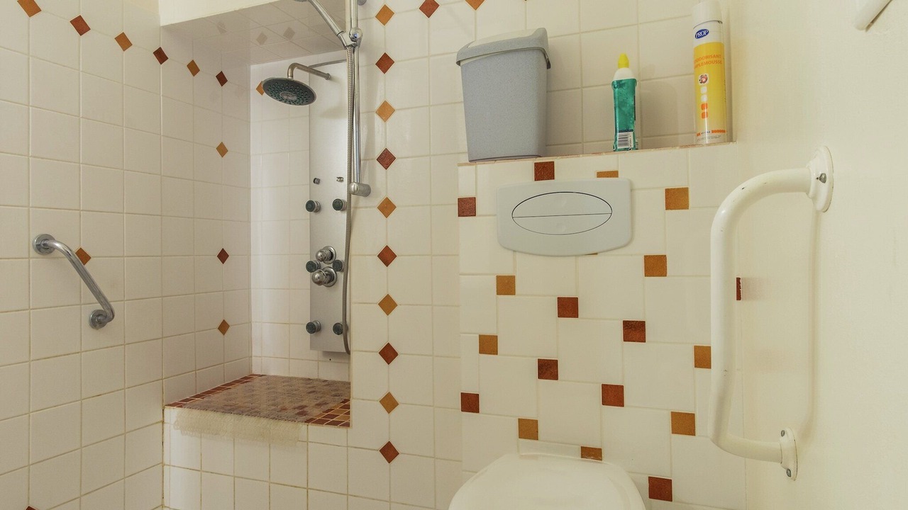 Photo of Bathroom in Giroux