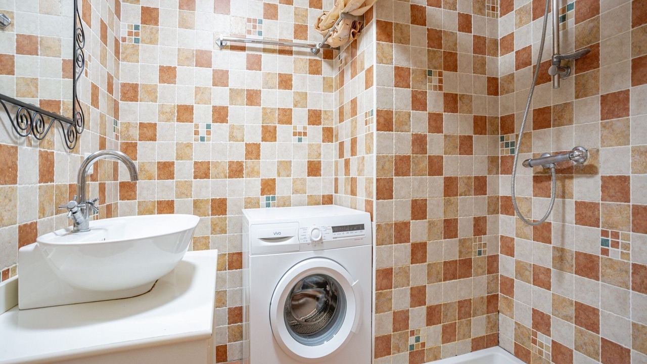 Photo of Bathroom in Courry