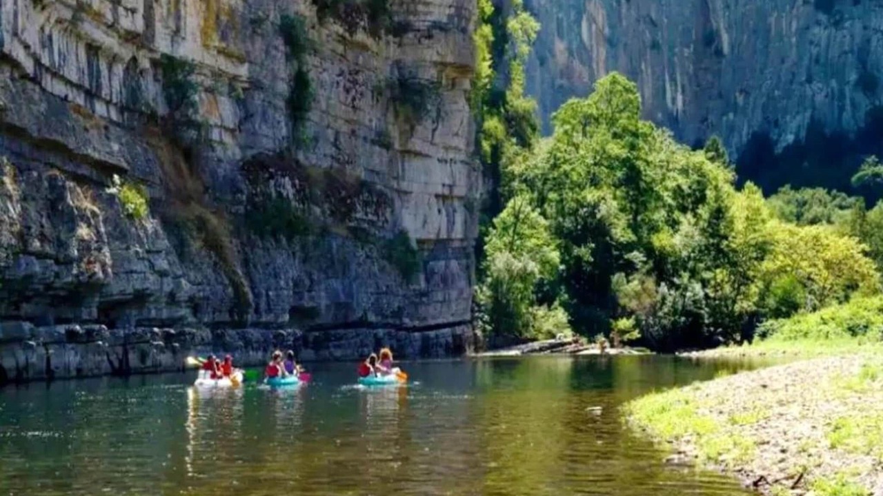 Photo of Others in Courry