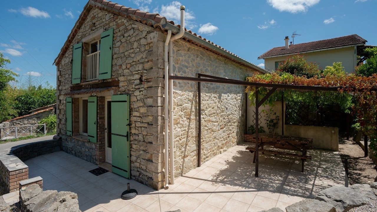 Photo of Outdoor in Courry