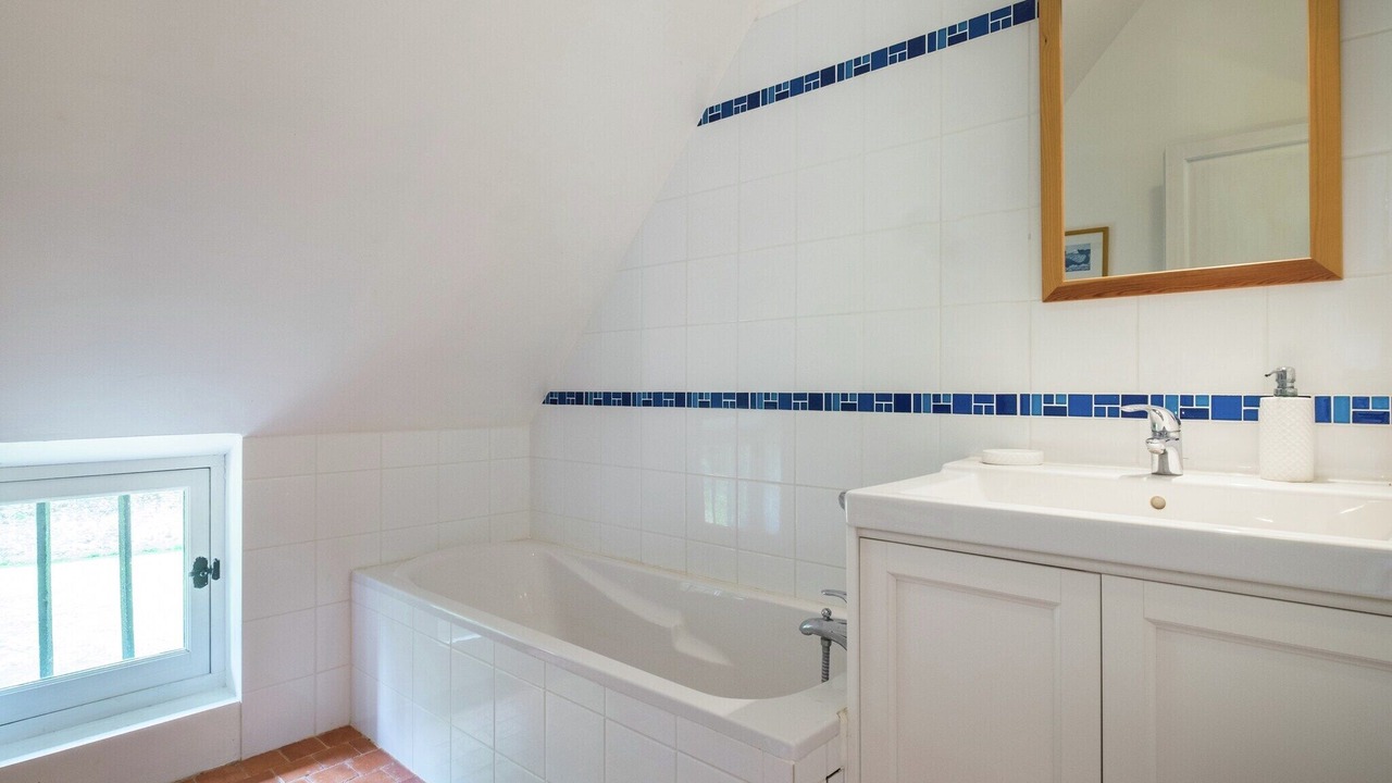 Photo of Bathroom in Saint-Aignan