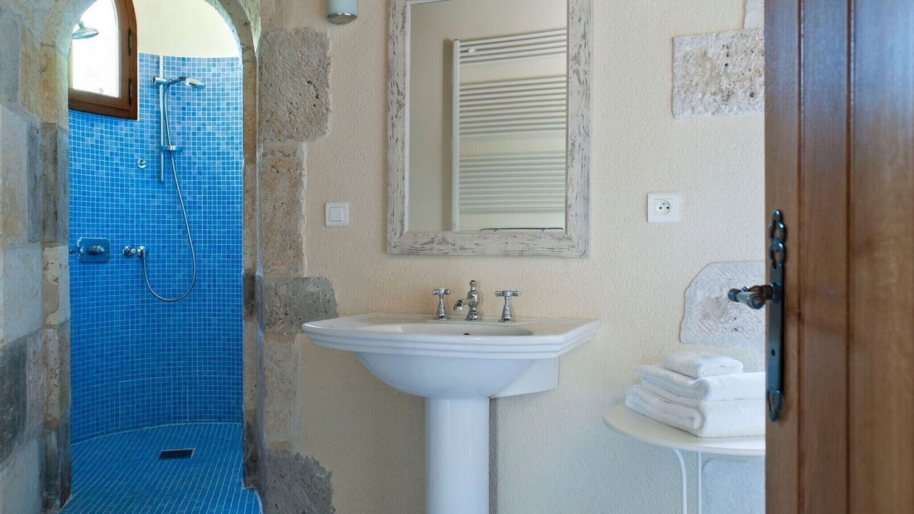 Photo of Bathroom in Saint-Caprais-de-Lerm