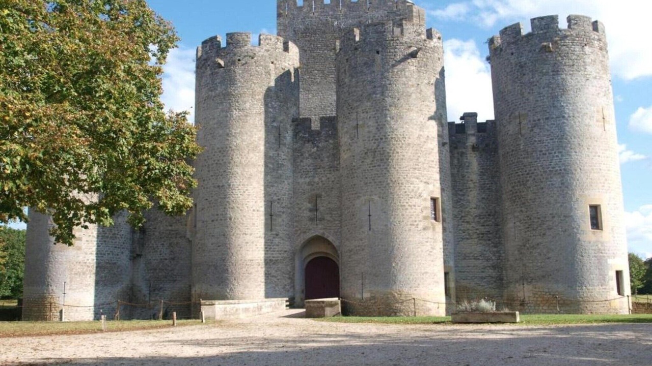 Photo of Others in Camiran