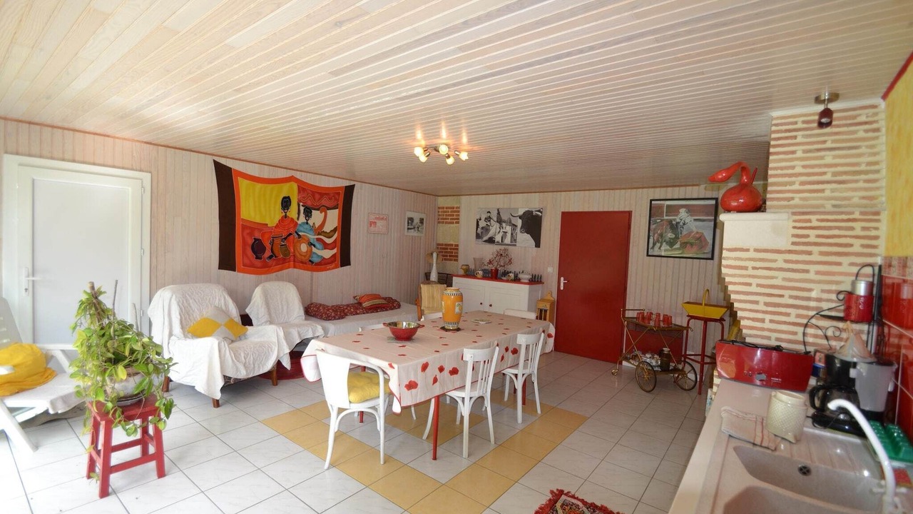 Photo of Livingroom in Camiran