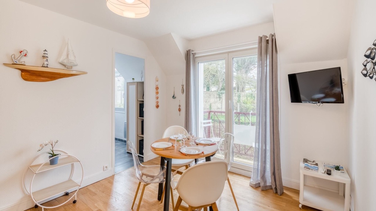 Photo of Livingroom in Port-en-Bessin-Huppain
