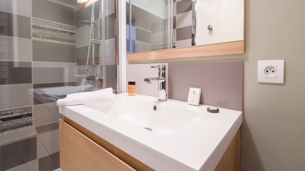 Photo of Bathroom in Port-en-Bessin-Huppain