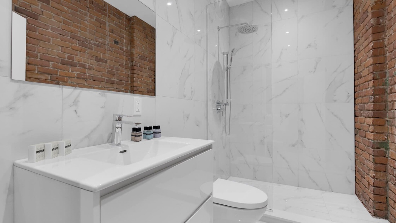 Photo of Bathroom in Cite Multimedia
