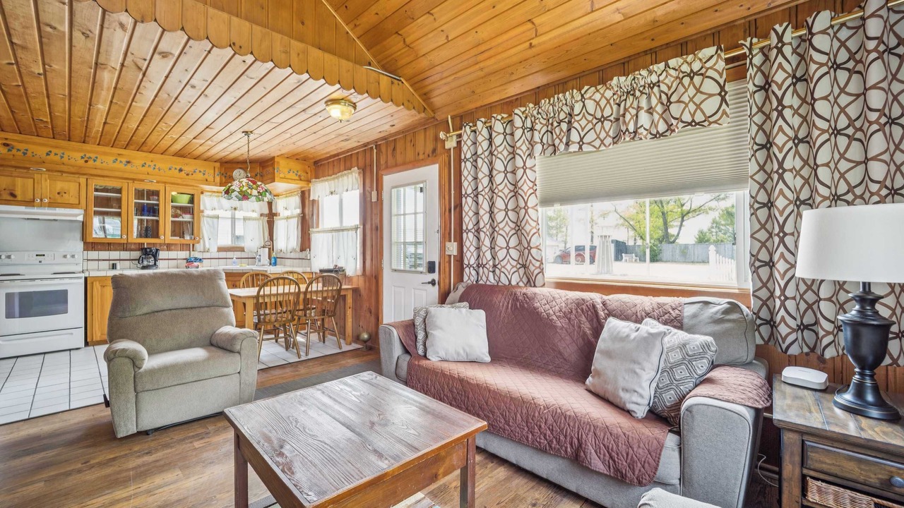 Photo of Livingroom in Greenbush