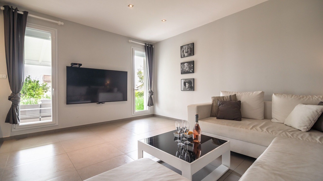 Photo of Livingroom in Saint-Genies-de-Fontedit