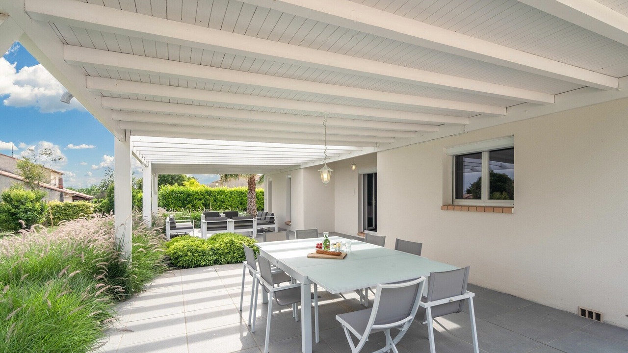 Photo of Patio Balcony in Saint-Genies-de-Fontedit