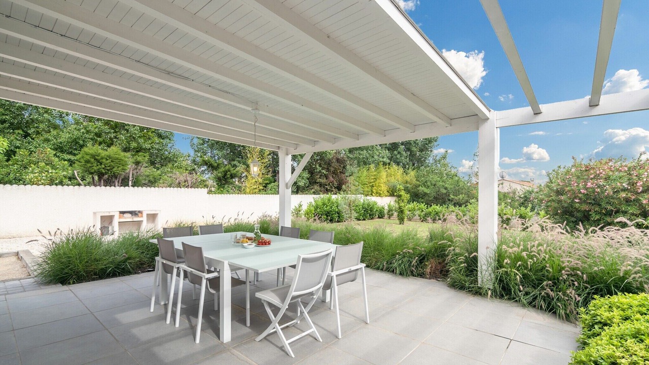 Photo of Patio Balcony in Saint-Genies-de-Fontedit