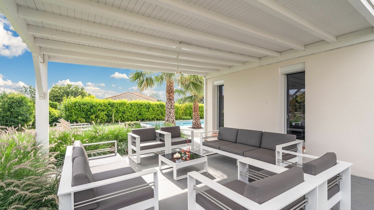 Photo of Patio Balcony in Saint-Genies-de-Fontedit