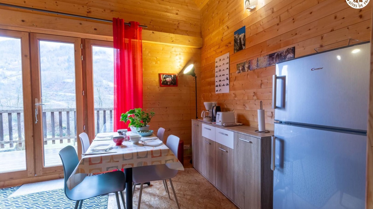 Photo of Others in Queige