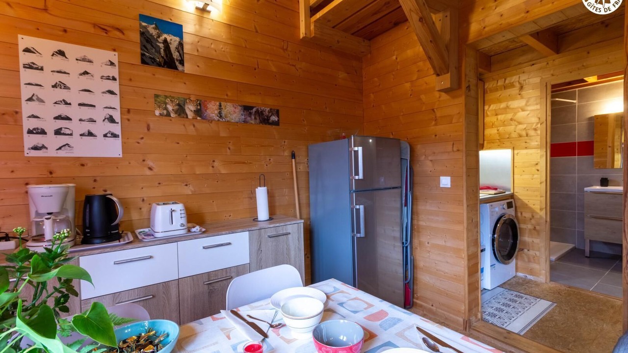 Photo of Others in Queige