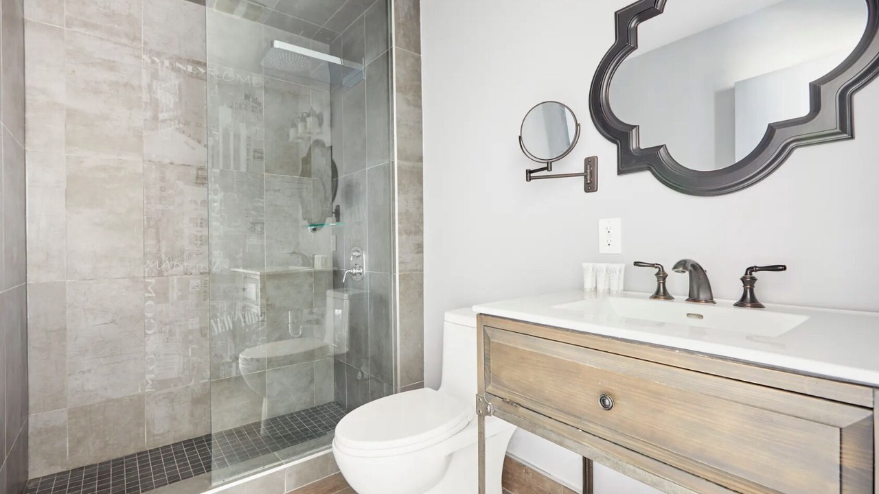 Photo of Bathroom in Bay Cloverhill