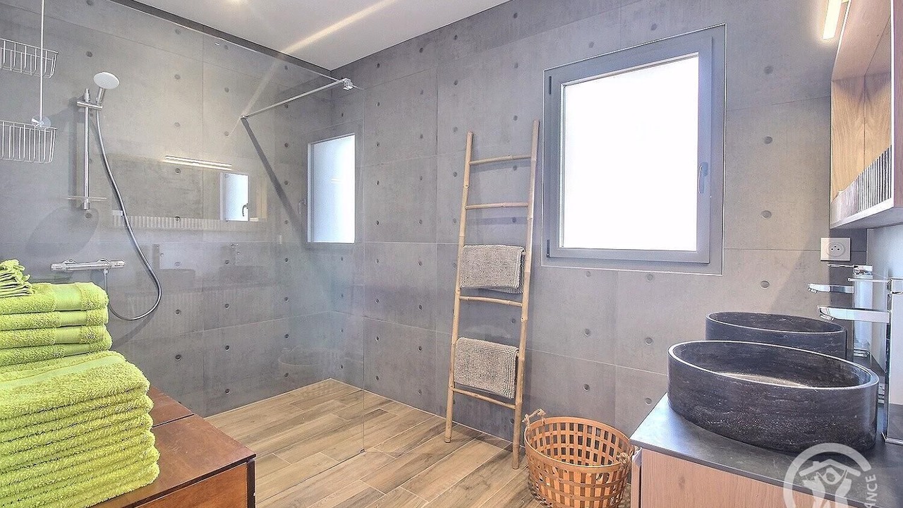 Photo of Bathroom in Etables-sur-Mer